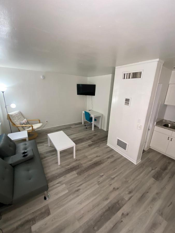 Uptown Inn & Suites St. Petersburg Ngoại thất bức ảnh