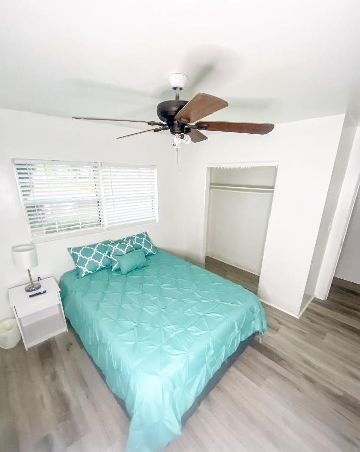 Uptown Inn & Suites St. Petersburg Ngoại thất bức ảnh