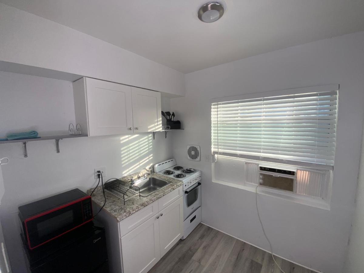Uptown Inn & Suites St. Petersburg Ngoại thất bức ảnh
