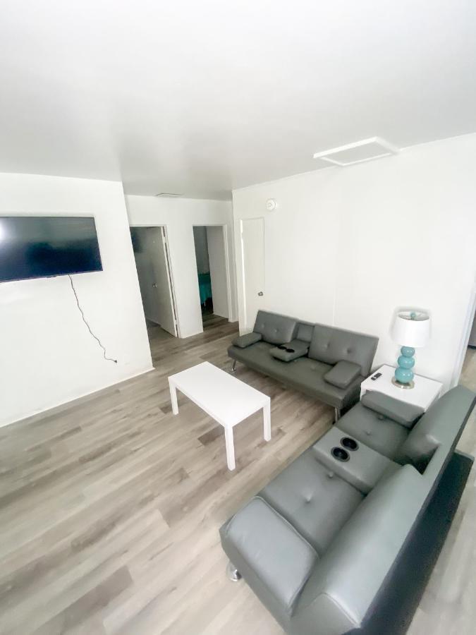 Uptown Inn & Suites St. Petersburg Ngoại thất bức ảnh