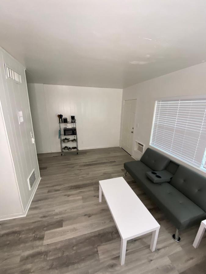 Uptown Inn & Suites St. Petersburg Ngoại thất bức ảnh