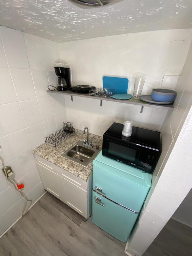 Uptown Inn & Suites St. Petersburg Ngoại thất bức ảnh