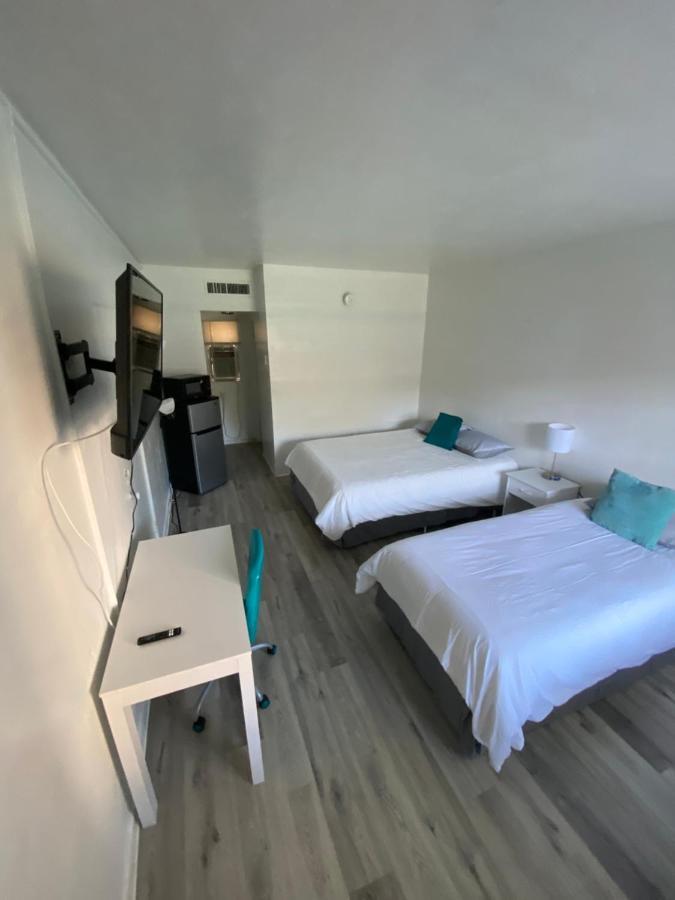Uptown Inn & Suites St. Petersburg Ngoại thất bức ảnh