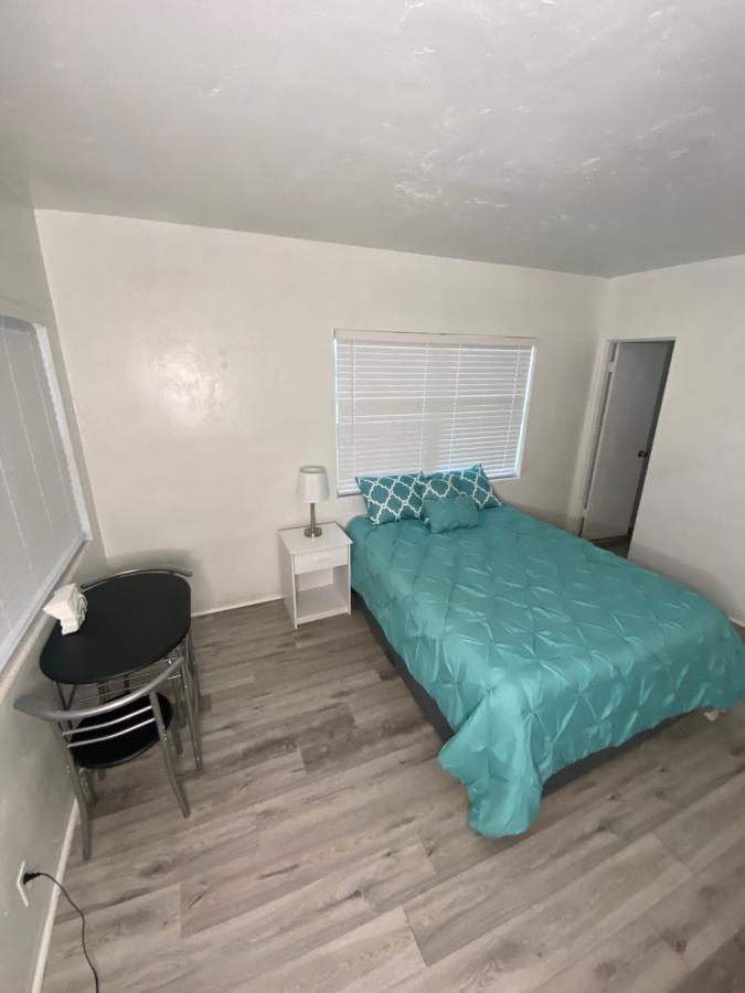 Uptown Inn & Suites St. Petersburg Ngoại thất bức ảnh