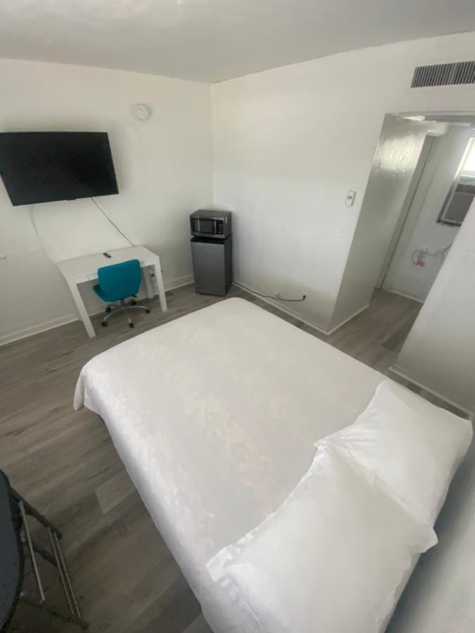 Uptown Inn & Suites St. Petersburg Ngoại thất bức ảnh