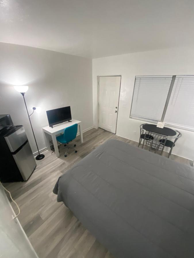 Uptown Inn & Suites St. Petersburg Ngoại thất bức ảnh